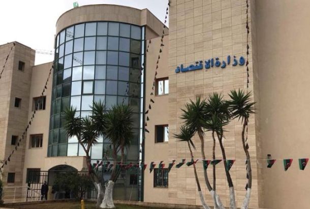 خاص.. متحدياً النائب العام وغير مبالٍ برئيس مجلس الوزراء.. وزير مالية الوحدة الوطنية يوجه مراسلة لهيئة مكافحة الفساد بالشرق