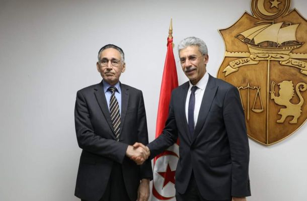 وزير التعليم العالي يطّلع على وضع مباني هيئة البحث العلمي قصر بن غشير بعد ماتعرضت له خلال السنوات الماضية
