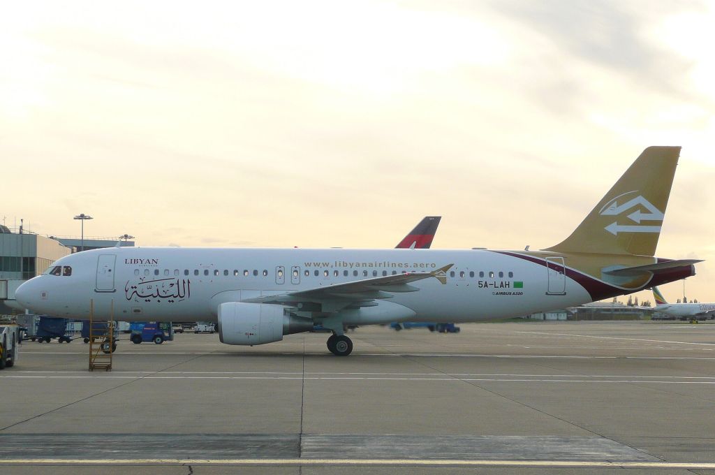 Airbus A320 Libyan Airlines 5121479101 scaled 1 932d2735