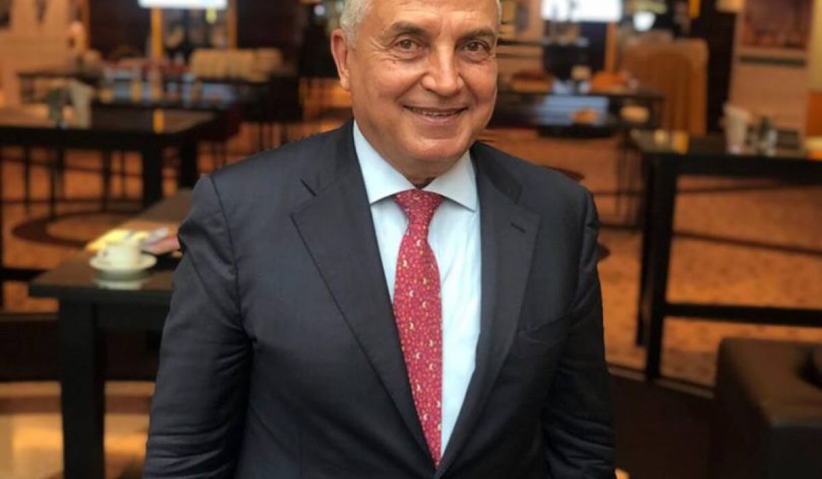 1542866539 %D8%AD%D8%B3%D9%86%D9%8A %D8%A8%D9%8A 810x608 1 800fbdda