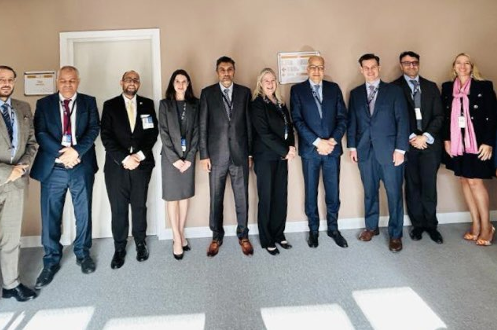 F8PxX3aakAA0KRj ee99390f