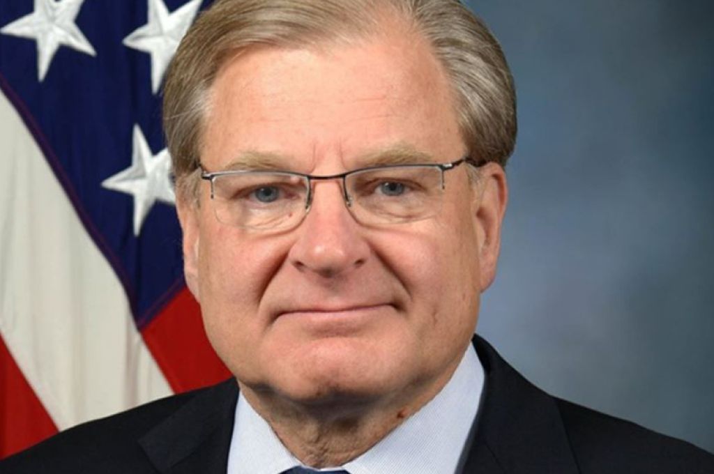 Richard Norland f40c8907