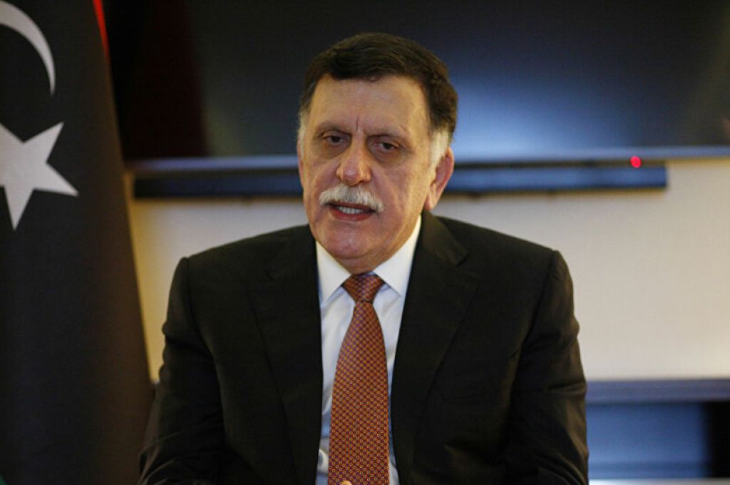 ميناء البريقة يعلن وصول ناقلة لتفريغ النفط المخزن