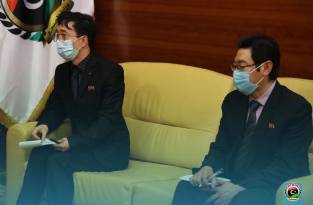 خلال زيارته إلى غرفة التجارة والصناعة بمدينة بنغازى.. "اللموشى" يشدد على دور القطاع الخاص كشريك هام في التنمية