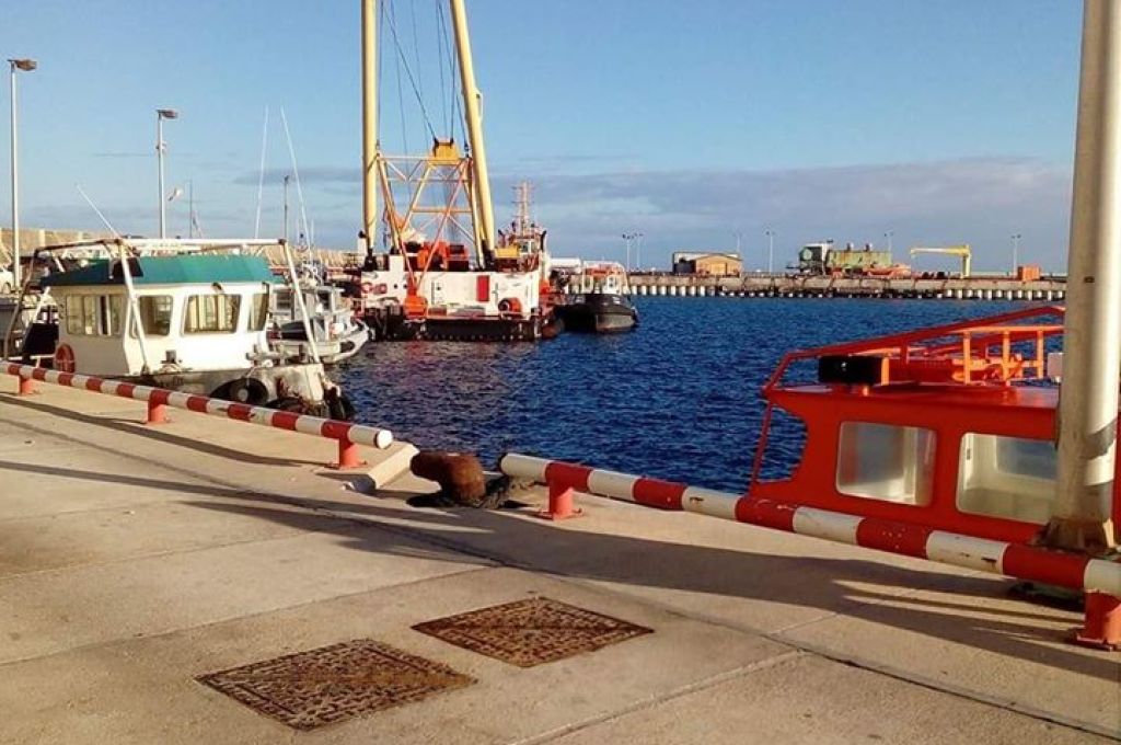 هبوط أسعار النفط في الأسواق العالمية إلى حدود 65 دولارا للبرميل