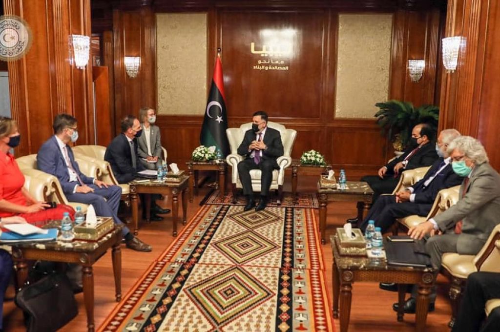 معاليه يكافح سيادته...!