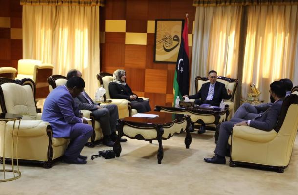 خلال اجتماعه مع الليبية للاستثمار.. القائم بالأعمال بالسفارة الأمريكية يشدد على ضمان أن تظل المؤسسة مستقلة والأموال الليبية محمية حتى يتم رفع تجميد الأصول مستقبلاً