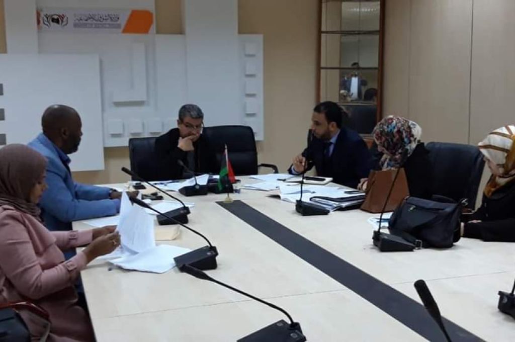 مصرف شمال أفريقيا بغات يخصص 1500 دينار كسقف سحب للمواطنين