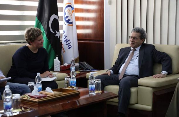 للغارديان: مؤسس شركة فولبروك البريطانية يضغط على حكومة بلاده لمصالح مع مجلس النواب