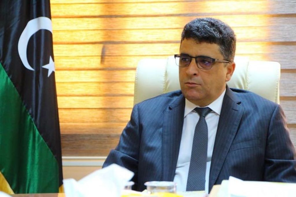 "عصر": مطالب المتظاهرين هي اختصاص مركزي البيضاء ومؤسسة النفط وهما سلطتان لا يخضغان لوزارة الاقتصاد