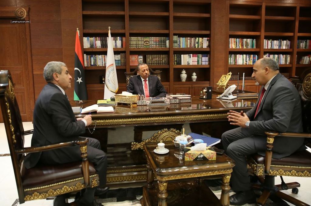 "الطبيب" يؤكد عودة الملاحة الجوية بمطار معيتيقة