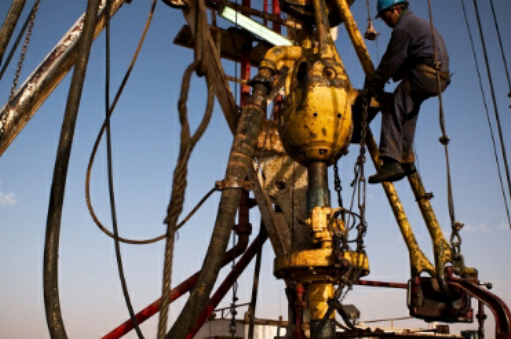 بلومبيرغ: روسيا ترحب بالاتفاق مع ليبيا بشأن صادرات النفط وتوزيع الإيرادات