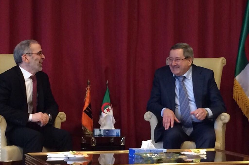 رئيس مجلس إدارة الخطوط الجوية الافريقية يدعو الى اجتماع عاجل