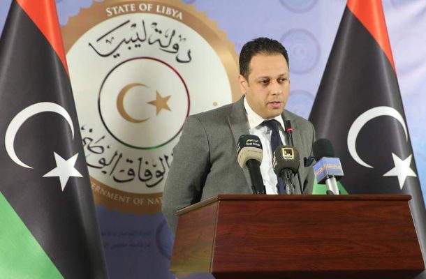 بلدية غريان توفر سيولة من أحد المصارف التحارية خارج المدينة