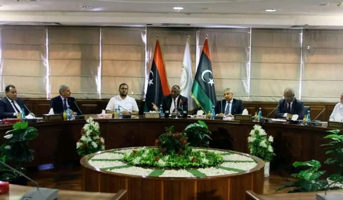 "المبروك" يبحث سبل توثيق التواصل والتعاون المشترك بين وزارة المالية والجهات التابعة لها