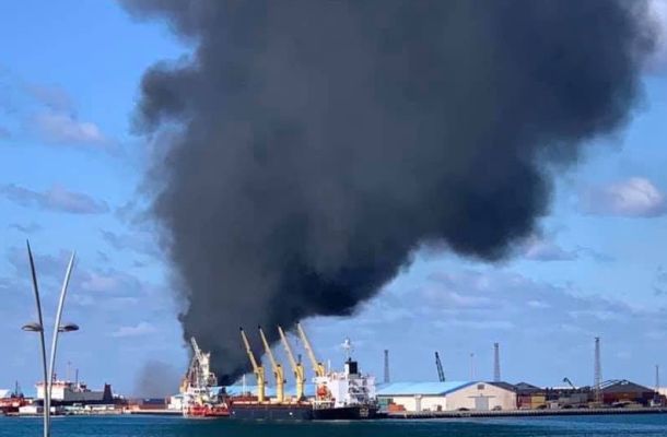 بعد تعرض ميناء طرابلس للقصف .. داخلية الوفاق تطمئن المواطنين بأن الوقود متوفر بكميات كافية