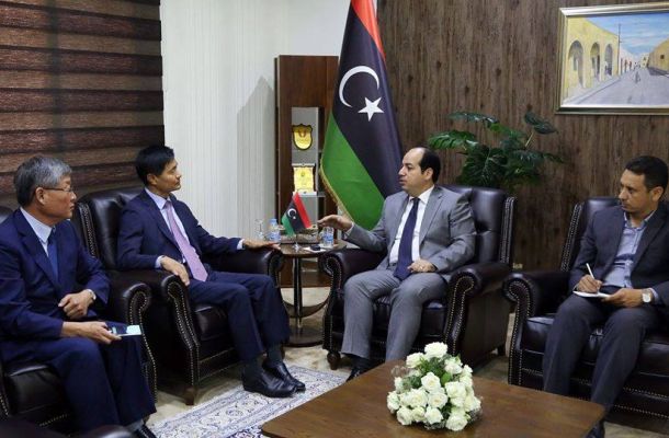 وزارة الاقتصاد بالحكومة المؤقتة تؤكد عزمها توفير السلع الأساسية للمواطنين بدرنة في القريب العاجل