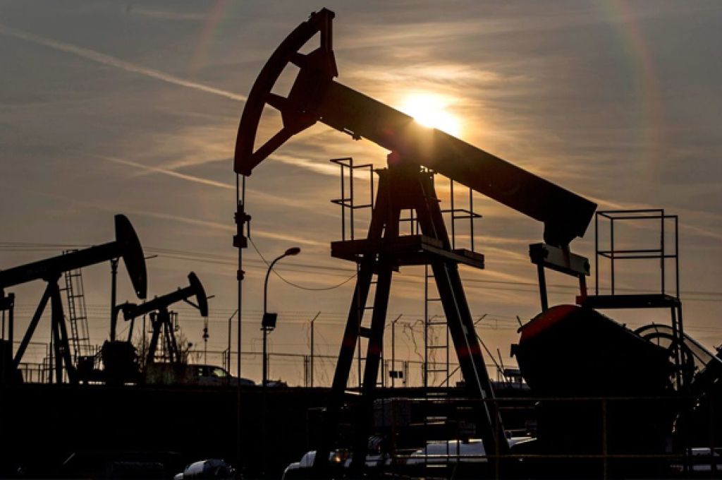 بنك "جولدمان ساكس" يرفع توقعاته لأسعار خام برنت إلى 72 دولاراً للبرميل