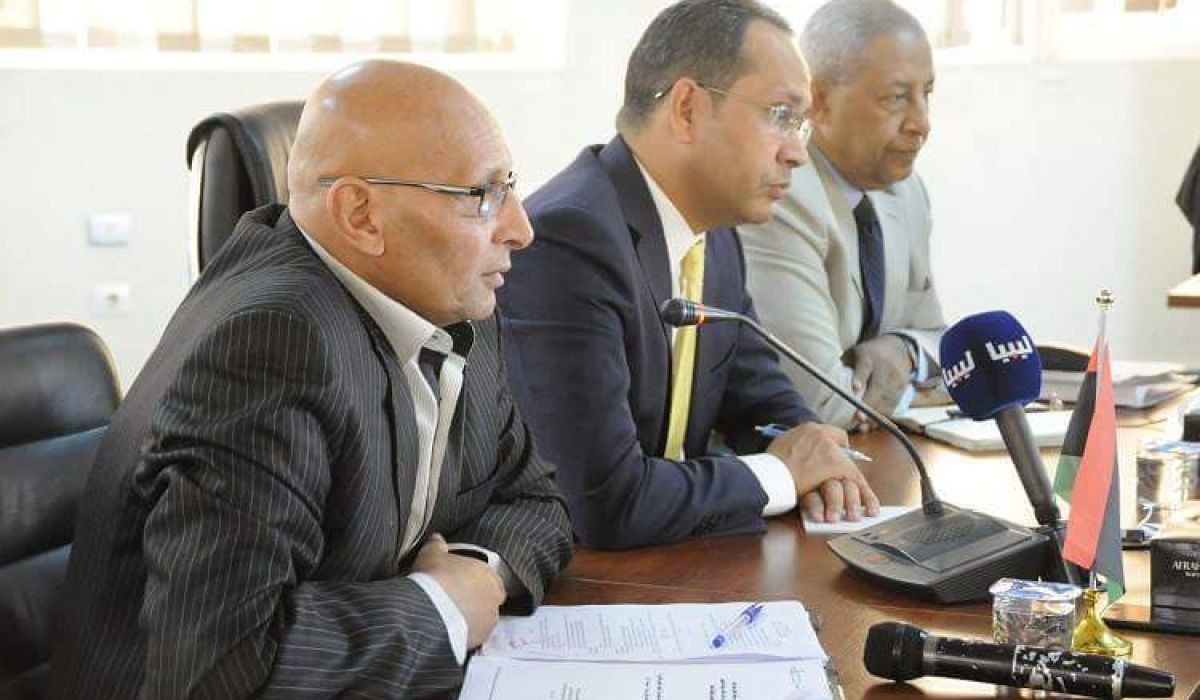 وزارة التعليم بصدد العمل على معالجة مرتبات المعلمين وتحقيق مطالبهم