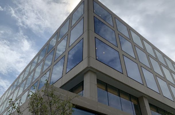 تايمز أوف مالطا تصف رئيس مجلس إدارة شركة مالطا للطيران بالسادج تجارياً عندما أعلن عن التعاون مع ليبيا .. هذه أبرز التفاصيل