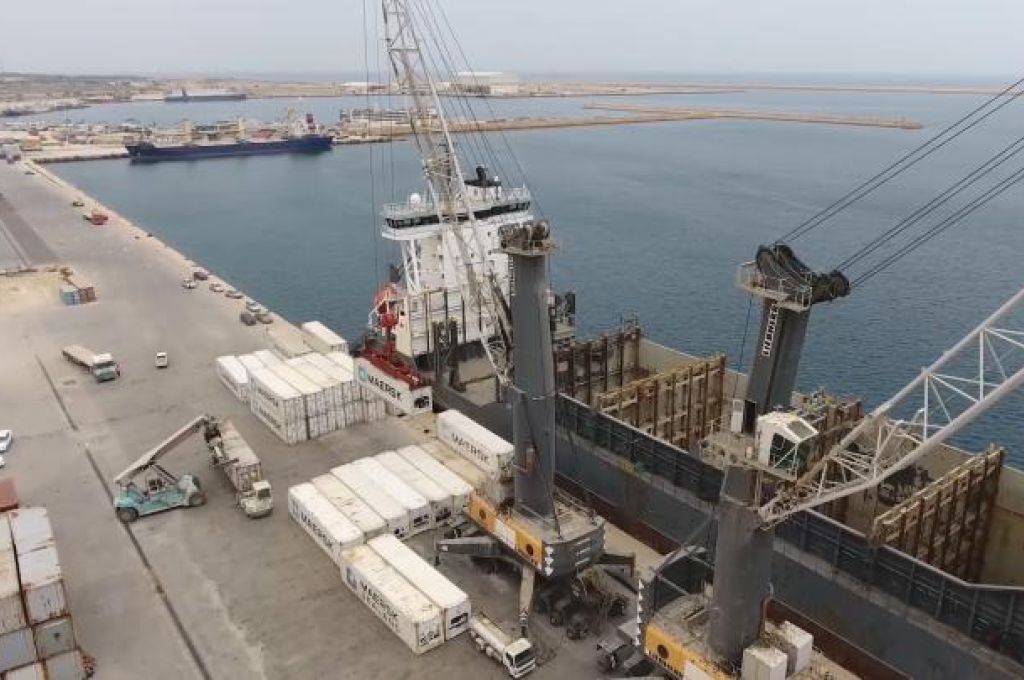 بعد مطالبة وزير المالية .. "الجمارك " توقف قرار الرئاسي بتمديد فترة الاستيراد بدون اعتماد مستندي