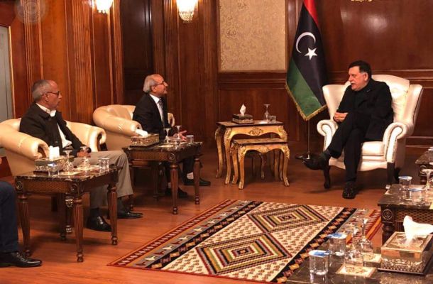 مغادرة السفينة "ارابيان سي" بعد تفريغ 987 سيارة على متنها بالميناء