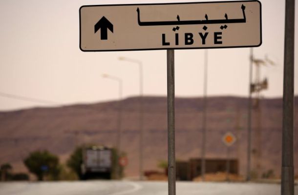 جمرك ميناء الخمس يحبط محاولة تهريب كوابل كهربائية وخردة