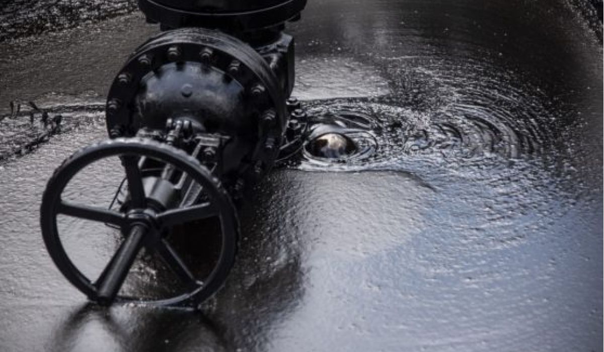 التحركات لأجل ليبيا بين موسكو وبرلين سببت في انخفاض أسعار النفط إلى ما دون 65 دولاراً للبرميل