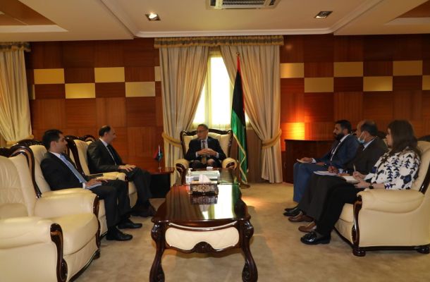 لجنة الإفراجات المالية تناقش آلية تنفيد الإفراجات المالية وفق الضوابط القانونية المعمول بها