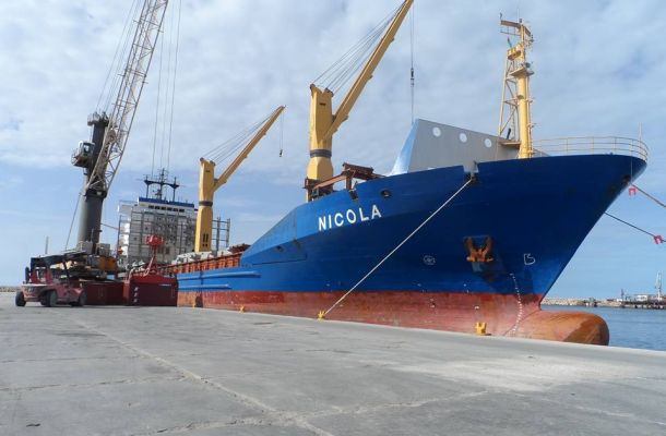 شاحنة غاز مسال تتعرض لحادث سير وهي في طريقها لمستودع الغاز بطبرق