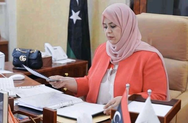 وكيل النيابة بمكتب المحامي العام طرابلس يأمر بحبس نقيب عام نقابة خريجى معاهد الصيدلة على ذمة التحقيق