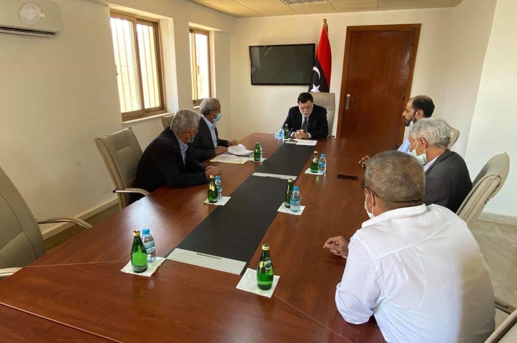 "السراج" يناقش عددًا من الملفات الخدمية الخاصة ببلدية زوارة