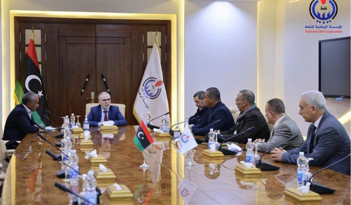 "صنع الله" يبحث أوجه التعاون مع شركة شحات للتوكيلات الملاحية