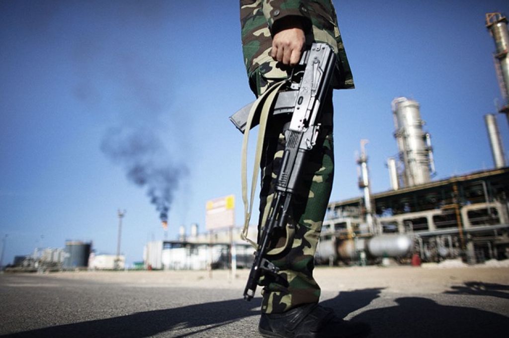 ميناء بنغازي يستقبل أكثر من 6 آلاف طن من الإسمنت