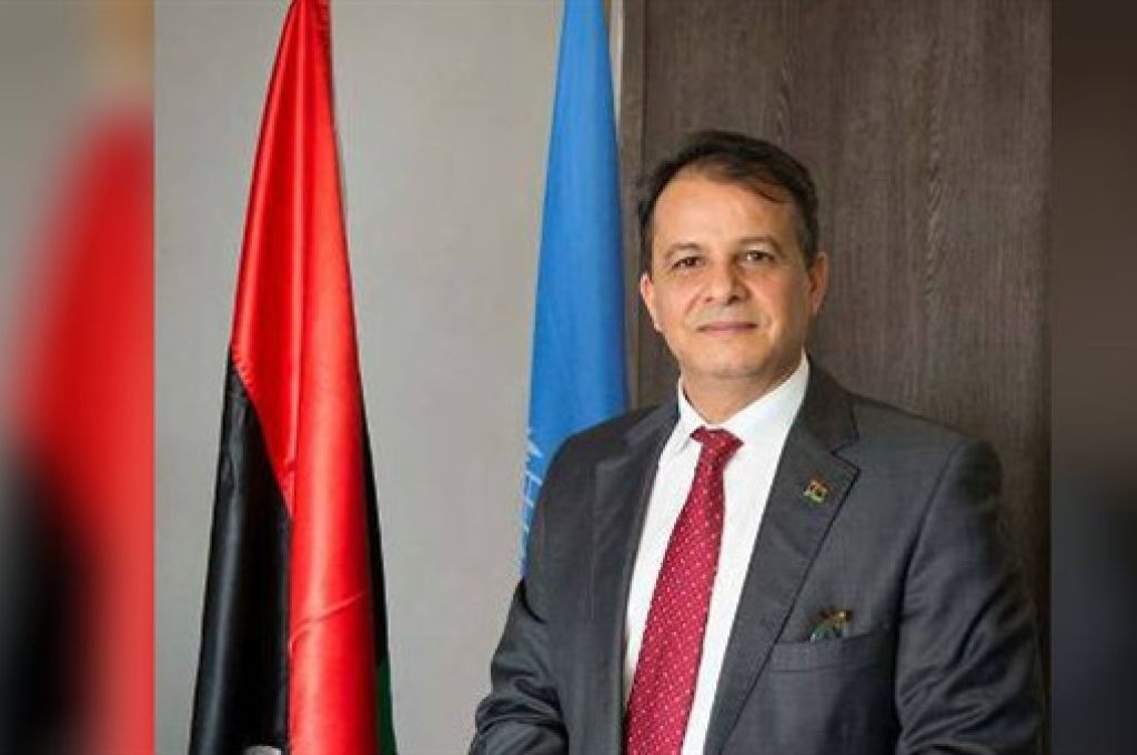 "السراج" يناقش عددًا من الملفات الخدمية الخاصة ببلدية زوارة