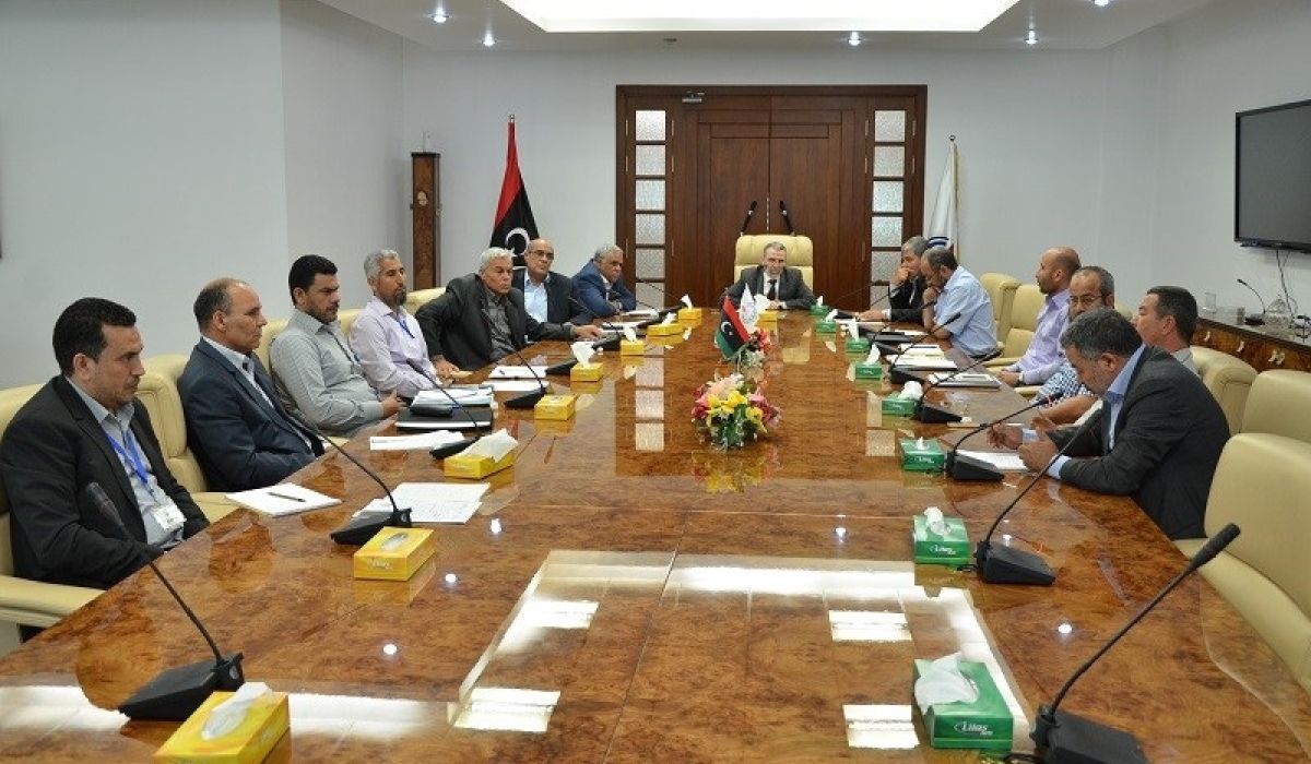 الوطنية للنفط تجتمع مع شركتي الزاوية لتكرير النفط والبريقة لتسويق النفط.