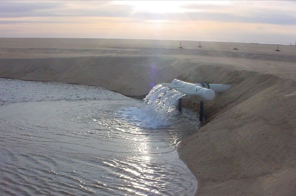 "مواصلات الوفاق" تقف على أضرار مطار معيتيقة وتتقدم بتقرير مالي بحجم الأضرار للمجلس الرئاسي