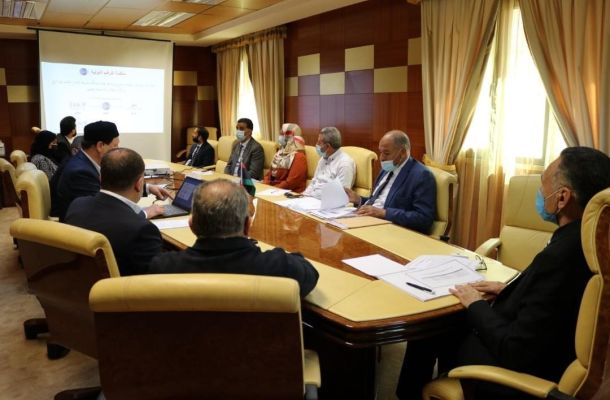 وزير الصناعة والمعادن يؤكد على حلحلة مشاكل الشركات المتعثرة