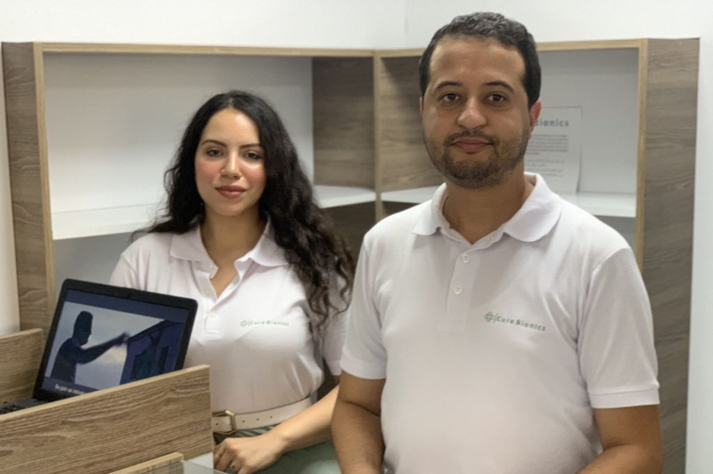 مقر مجلس النواب بطبرق يتعرض للاقتحام من قبل عدد من المتظاهرين