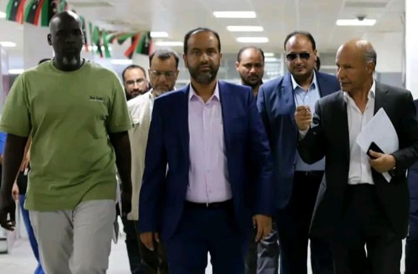 لتزويره وثائق رسمية.. النيابة العامة تأمر بحبس المسؤول عن مكتب الخدمات المالية الشاطيء