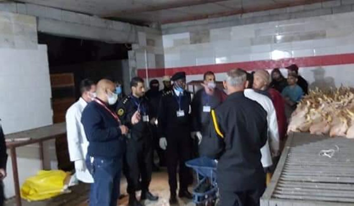 مركز الرقابة على الأغذية والأدوية والحرس البلدي يقفل 3 سلخانات في منطقة السبعة بطرابلس