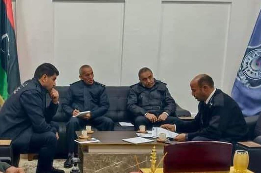 رويترز : الوطنية للنفط تؤكد أن الأحوال الجوية تعرقل صادرات البلاد من النفط