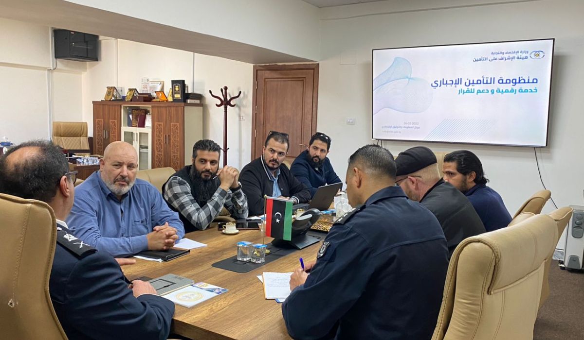 خاص.. الداخلية والاقتصاد يبحثان رقمنة وثيقة التأمين الاجباري ورخص القيادة