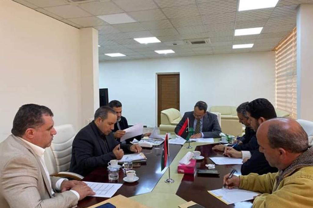 وكيل وزارة التعليم يناقش تأخر صرف مرتبات ديسمبر وعلاوة الحصة لمعلمي طرابلس الكبري