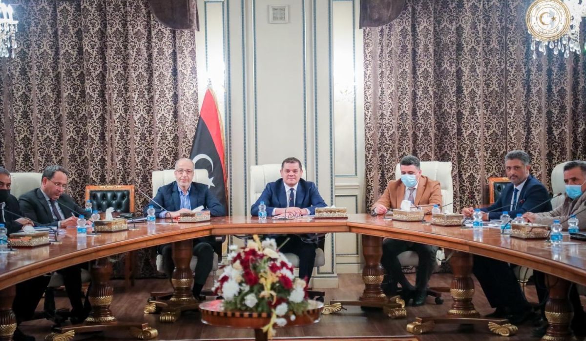 الدبيبة يناقش مع عدد من المسؤولين احتياجات الشركة العامة للكهرباء