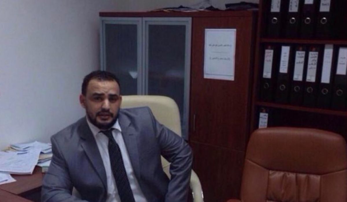 فكيني يكتب مقالاً بعنوان: "المواطن الليبي .. بين المطرقة و السندان"