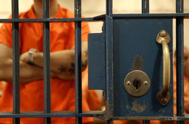 ميناء الخمس يفتتح من جديد بعد شهر من اغلاقه بسبب التسيب.