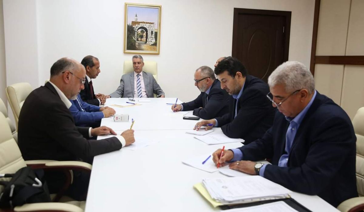 أمين عام مجلس الوزراء بحكومة الوفاق يناقش أوضاع بلديات الزاوية