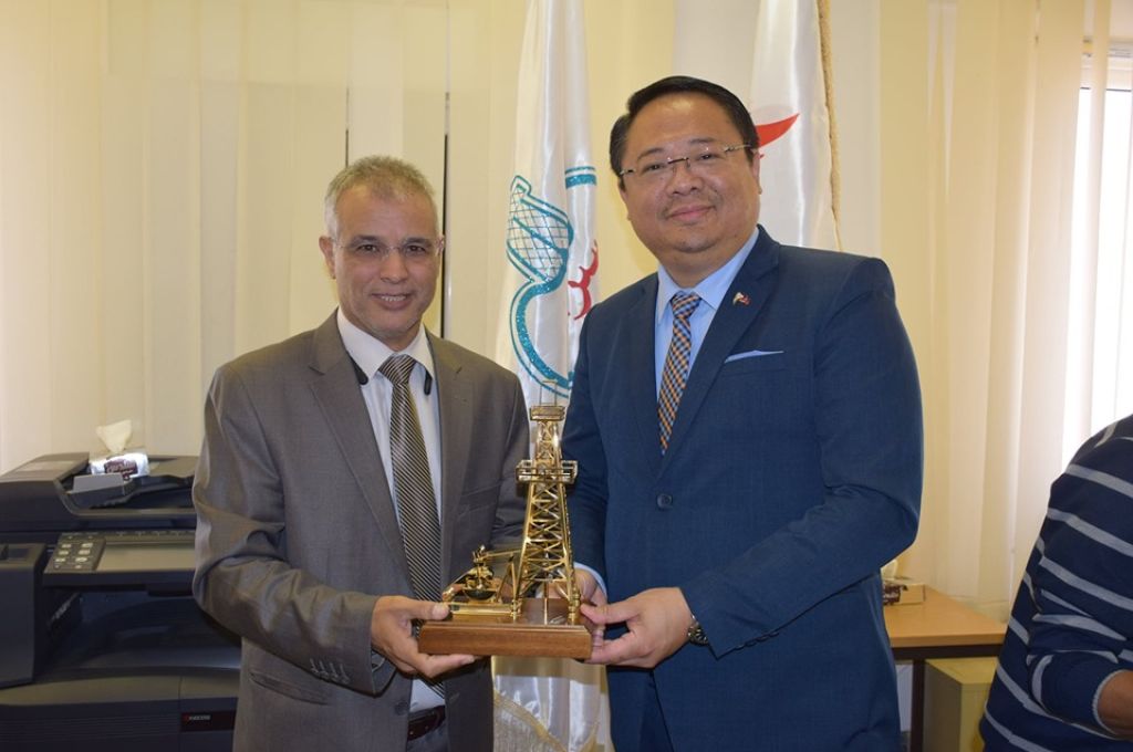 ميناء الخمس يستقبل خمس بواخر تجارية و371 حاوية بضائع