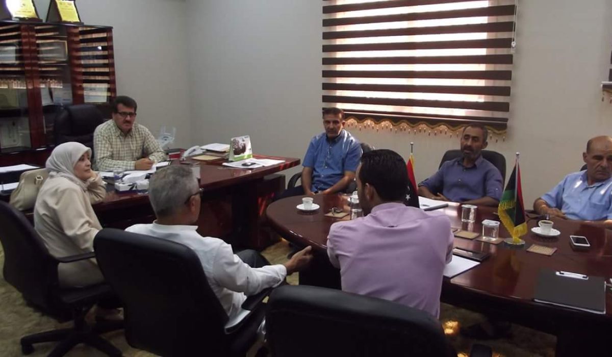 بلدية جنزور تجتمع مع عدد من المسؤولين لحل مجموعة من المشاكل